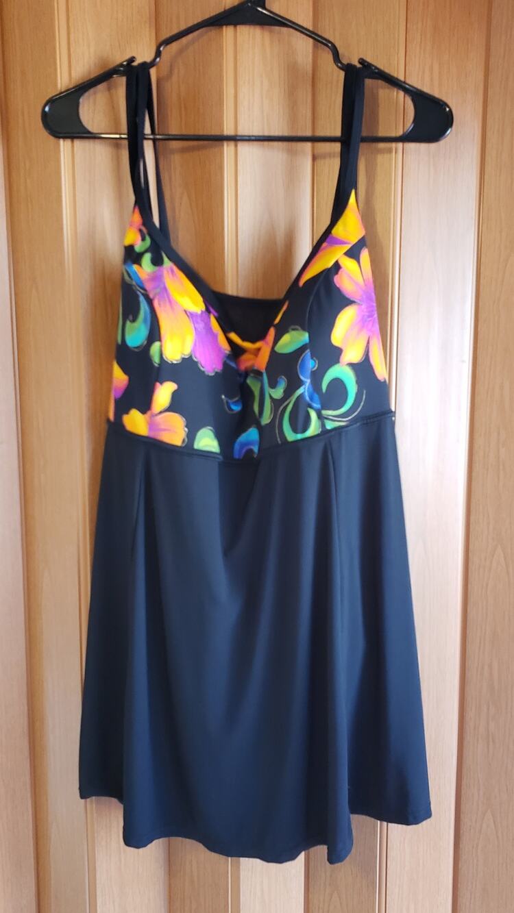 Longitude size 24W 1 piece vintage swimsuit